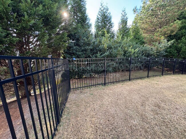 Building Photo - 211 Creek Side Pass