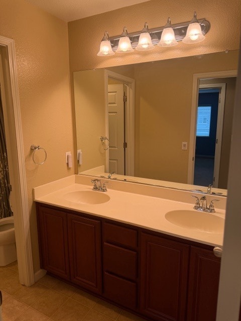 Building Photo - 4 bedroom 2.5 baths: formal living/dining