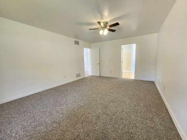 Building Photo - 2202 Cowhand Pl