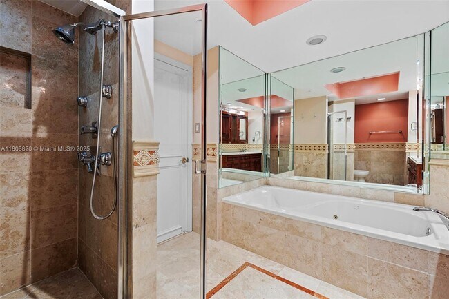 Building Photo - 4775 Collins Ave