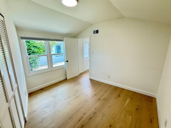 Building Photo - Fully Renovated 3BR/2.5BA SFH | Modern Upgrades | Prime San Mateo Location!