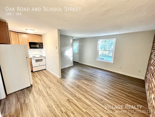 Building Photo - FEW STEPS, newly-remodeled! No one above o...