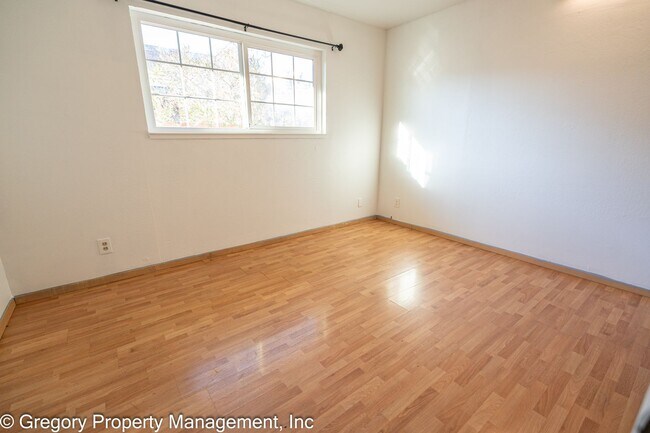 Building Photo - 2211 Pacific Ave