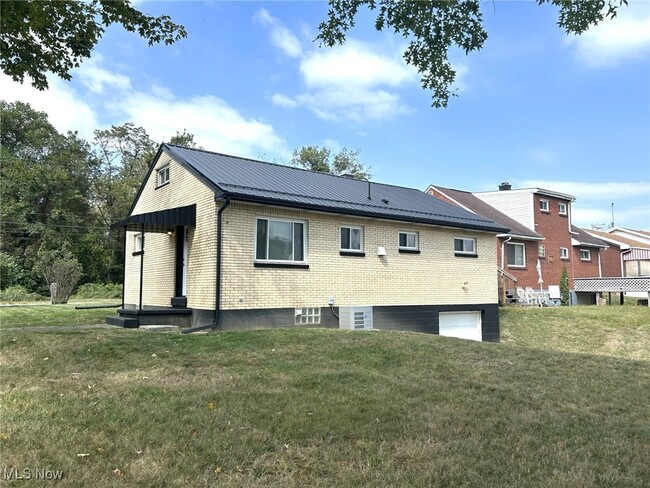 Building Photo - 424 Lee Rd