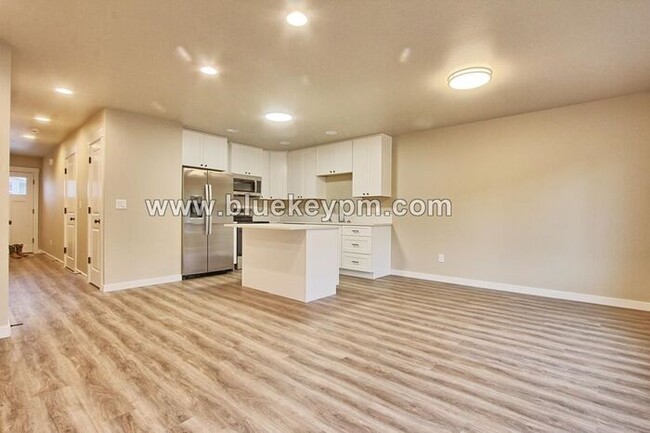 Building Photo - BRAND NEW! Unit 209-B: 3 Bed, 2.5 Bath Tow...