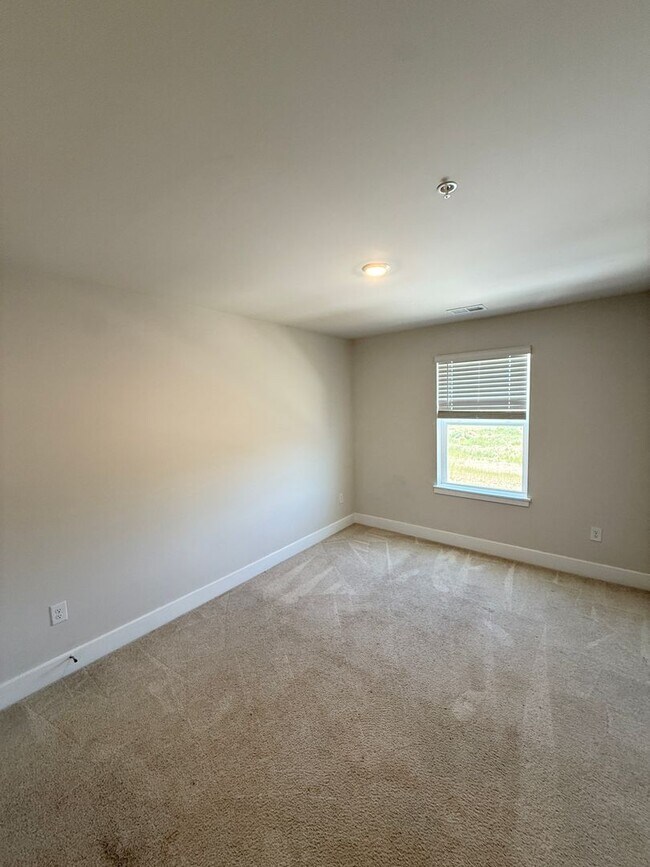 Building Photo - 1670 Lake Placid Dr