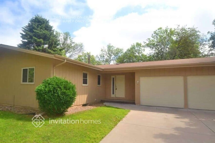 Primary Photo - 7818 Hampshire Cir N