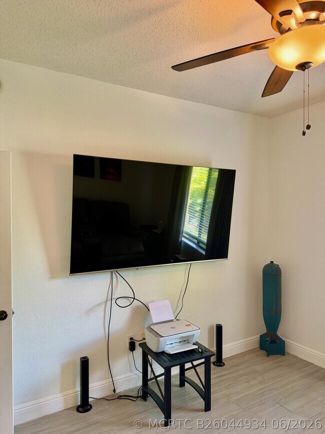 Building Photo - 3018 Alcazar Pl
