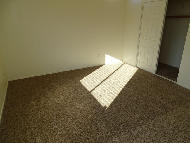 Building Photo - Well Kept One Story North Las Vegas Cul De...