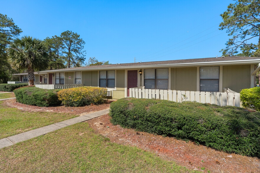 Primary Photo - Terrace Trace Apartments