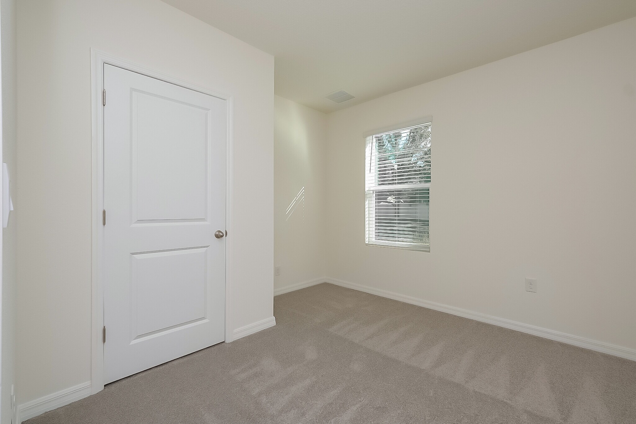 Building Photo - 7560 Cypress Walk Dr