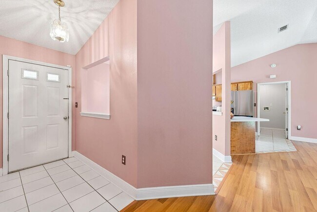 Building Photo - 5163 Jolene Cir
