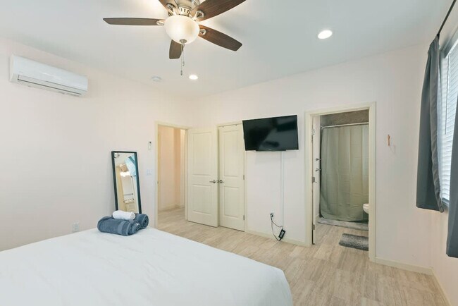 Building Photo - 17055 Rock Rd