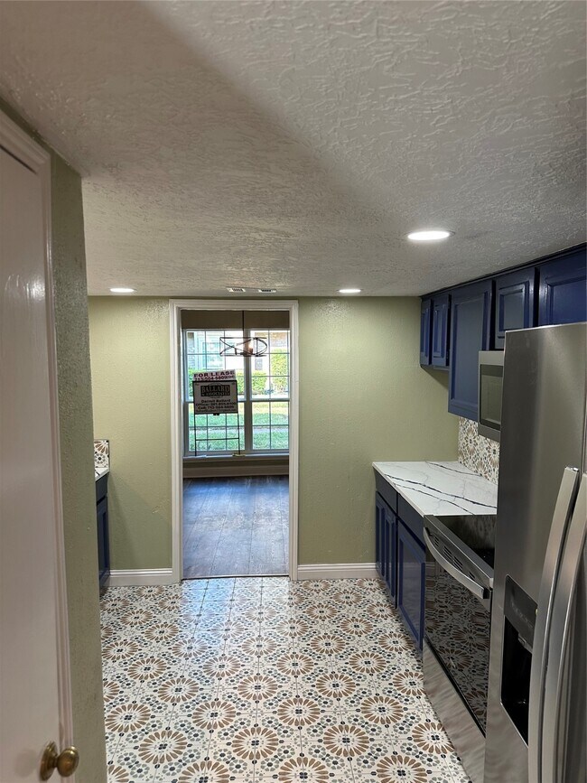 Building Photo - 14663 Perthshire Rd