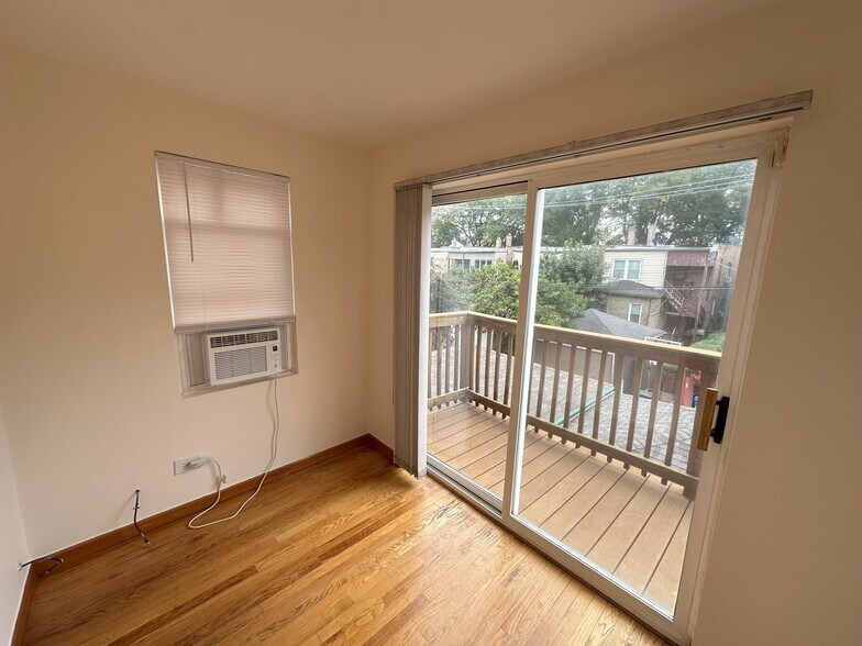 Sunroom, off of BR1 - 2249 W Winnemac Ave