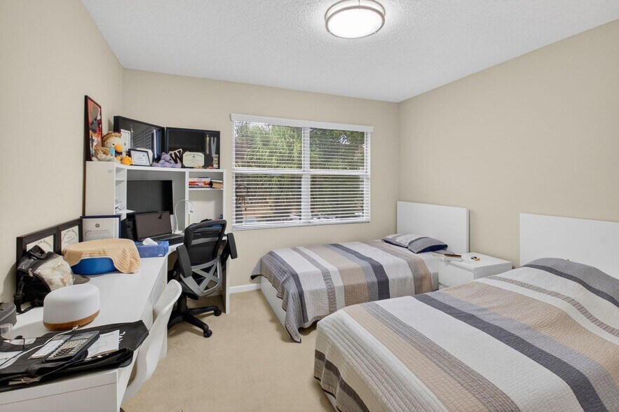 Building Photo - 20951 Via Alamanda