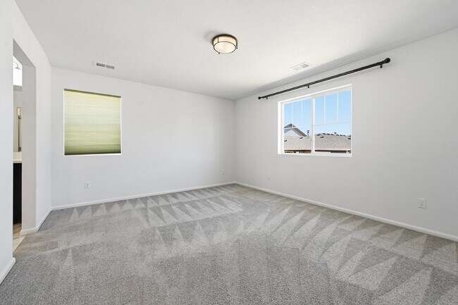 Building Photo - $2,840.95- 3-bed, 2.5 bath home in Aurora