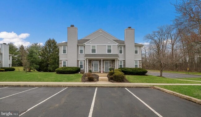 Building Photo - 211 Mews Dr