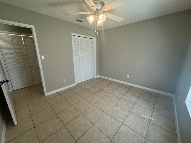 Building Photo - Gulf Breeze - Greenbriar Estate - 2 bedroom, 1 bathroom
