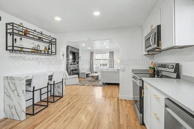 Building Photo - 3038 Sheridan Blvd