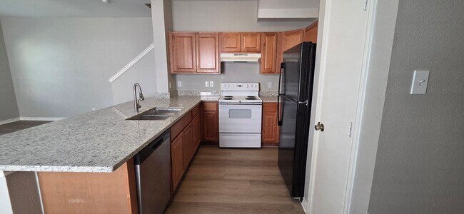 Building Photo - Kingsbury Townhome Northwest Medical Cente...