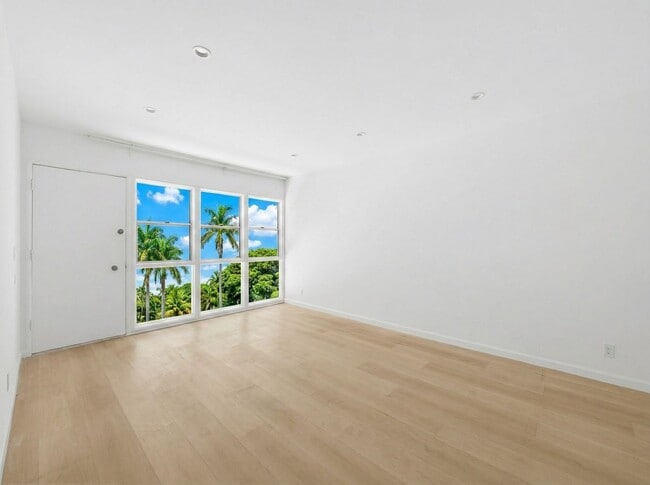 Building Photo - 337 Rexford Dr