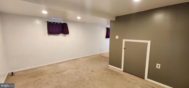 Building Photo - 300 Maiden Choice Ln