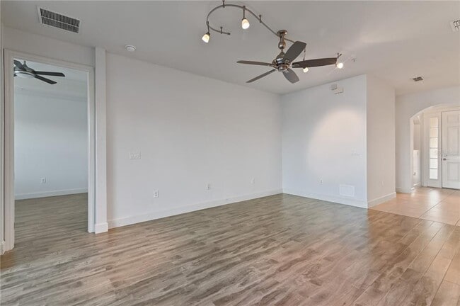 Building Photo - 2501 Harwich Dr