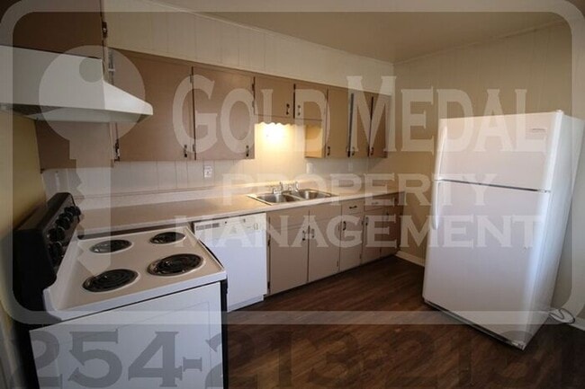 Building Photo - 609 Sunset Ln