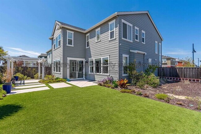 Building Photo - 240 Bungalow Dr