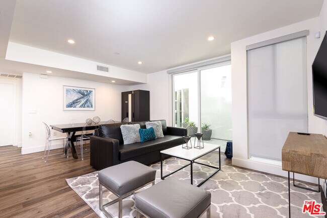 Building Photo - 1150 N Cahuenga Blvd
