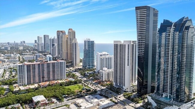 Building Photo - 17201 Collins Ave