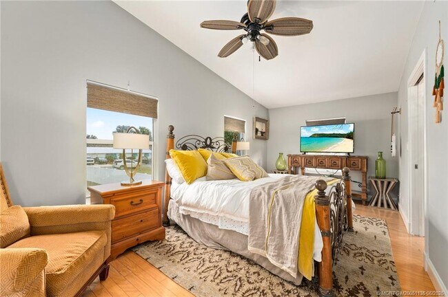 Building Photo - 508 SE Balboa Ave