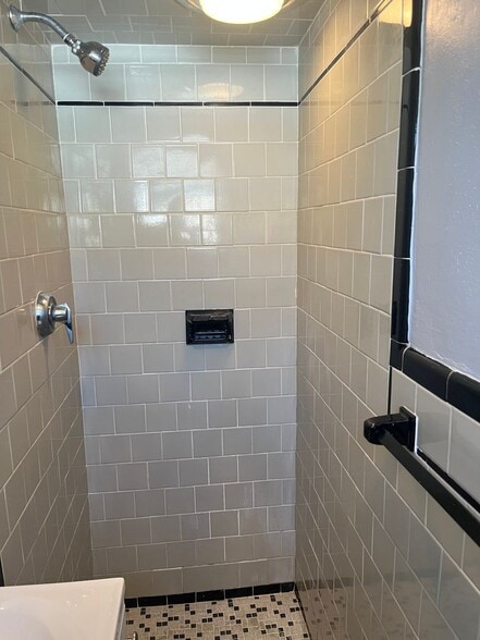 Building Photo - 170 Union St