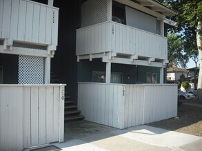Building Photo - 1300 Saratoga Ave