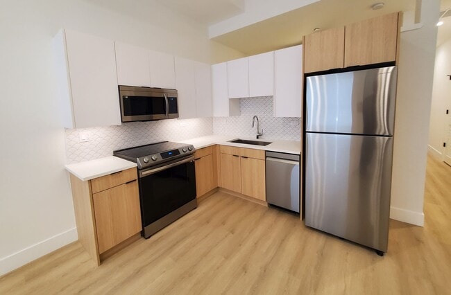 Building Photo - 3322 N Halsted St