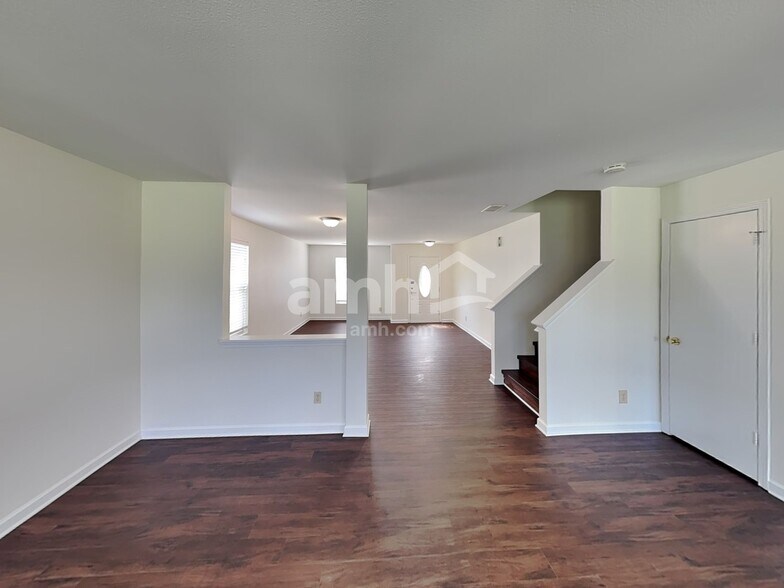 Building Photo - 1702 Bray Dr