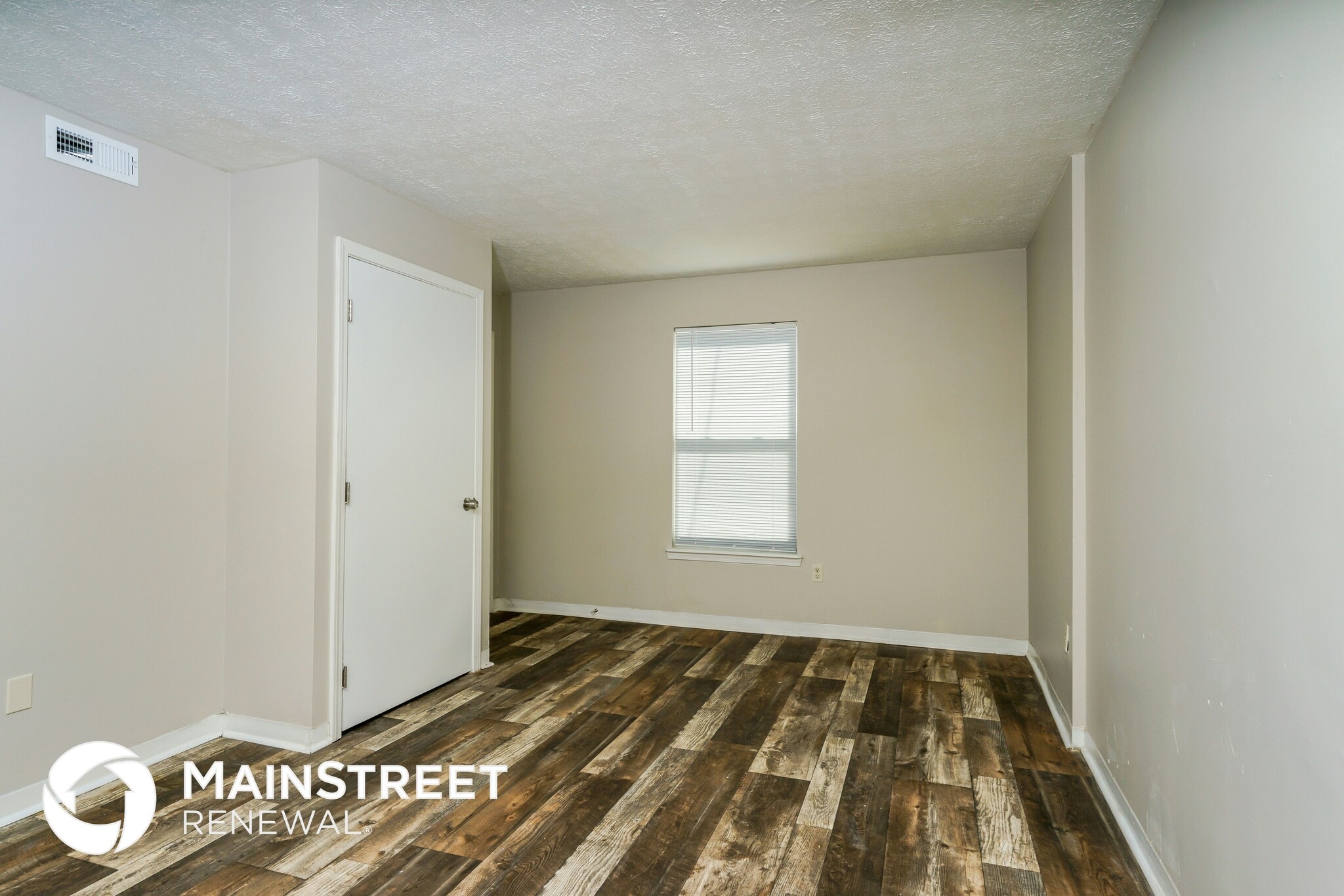 Building Photo - 2913 Dumesnil St