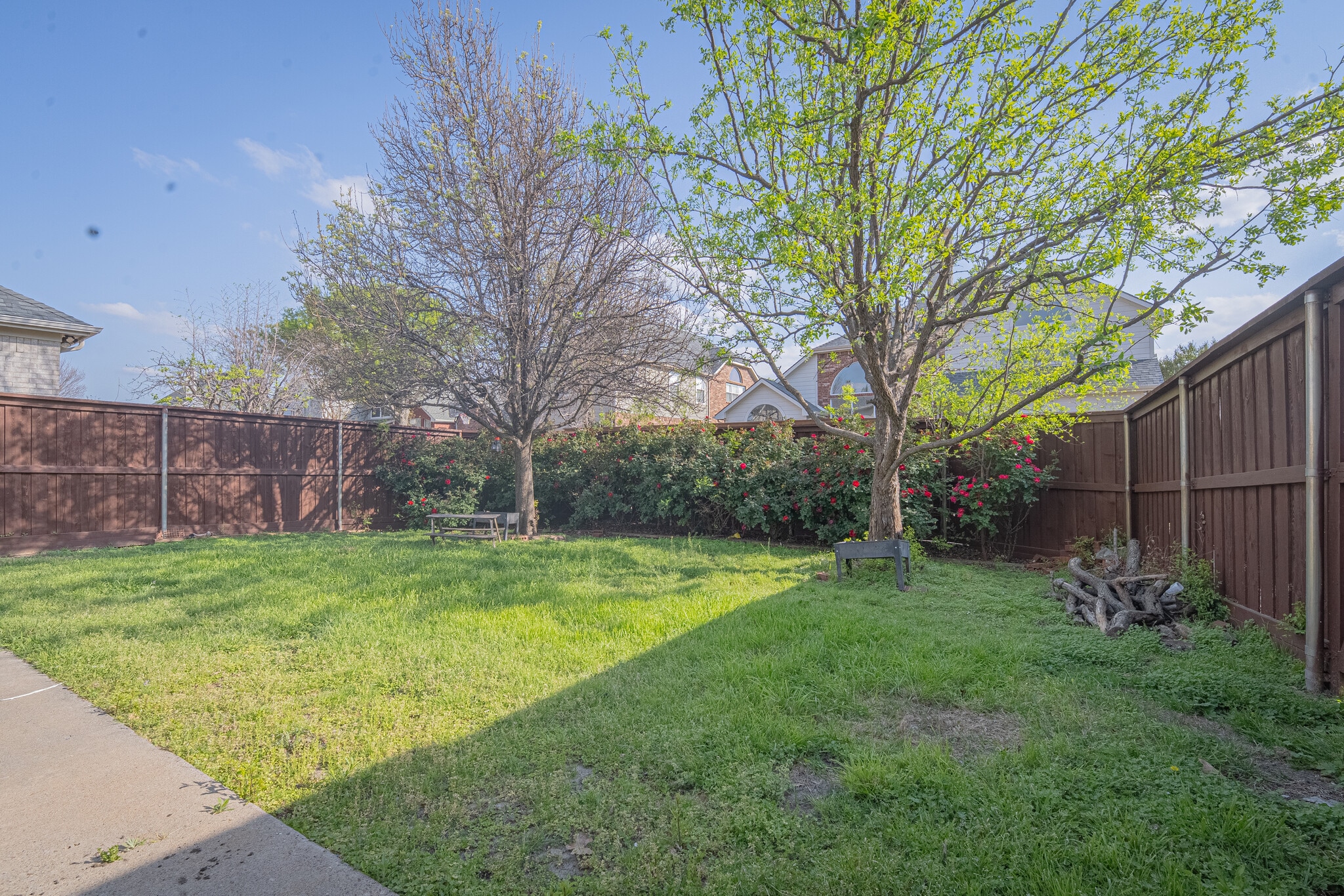 Building Photo - 4522 Oak Shores Dr