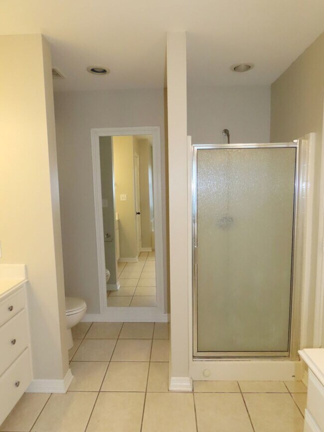 Building Photo - Gated Community in Whitehouse! Gorgeous 3 Bedroom, 2 Bath Home