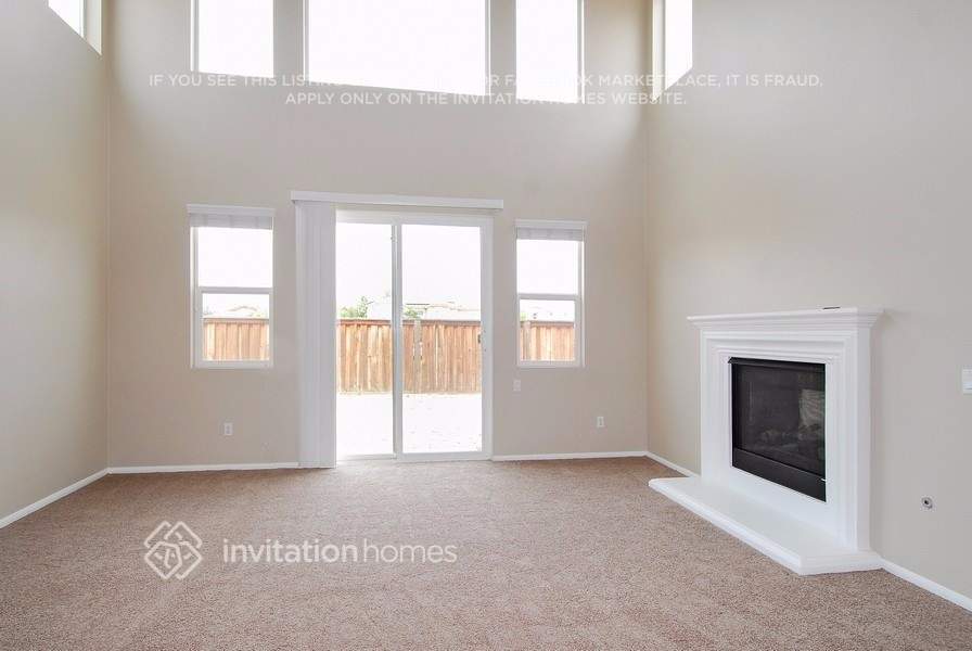 Building Photo - 2263 Finch Cir