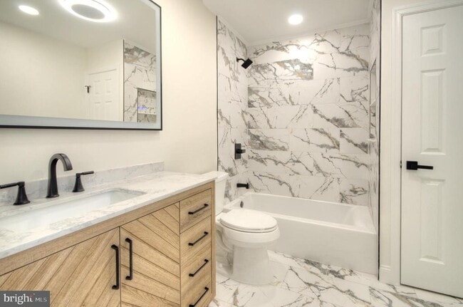 Building Photo - 1326 Chanticleer