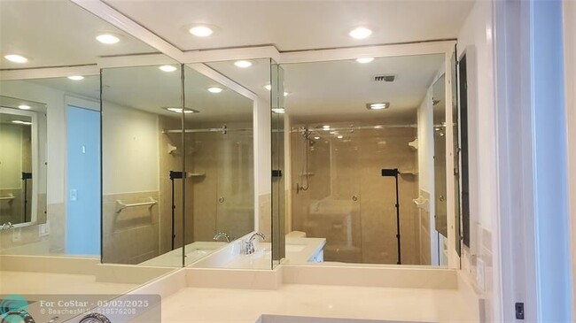 Building Photo - 3095 N Course Dr