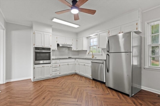 Building Photo - 507 Clift Dr