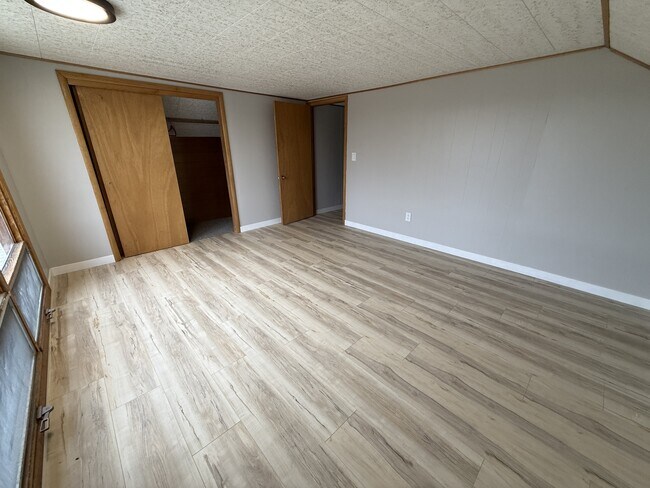 Building Photo - 42 Old US Hwy 91