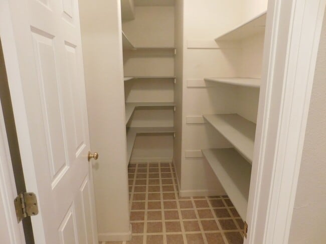 Building Photo - 3 Bed/2 Bath at Fountain Greens