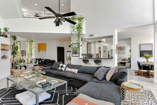 Building Photo - 4809 Neyrey Dr