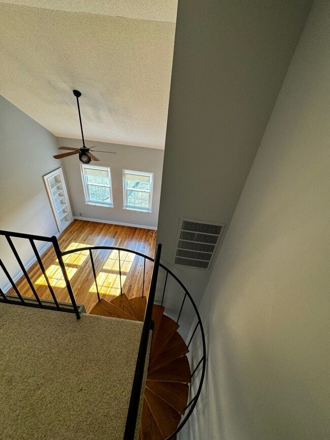 Building Photo - Experience Elevated Living in Arlington, VA