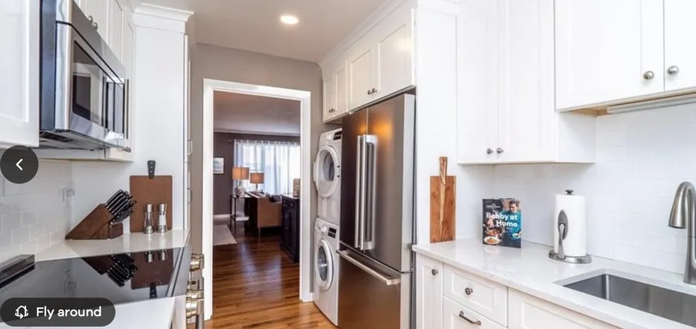 Building Photo - 33 Village Walk