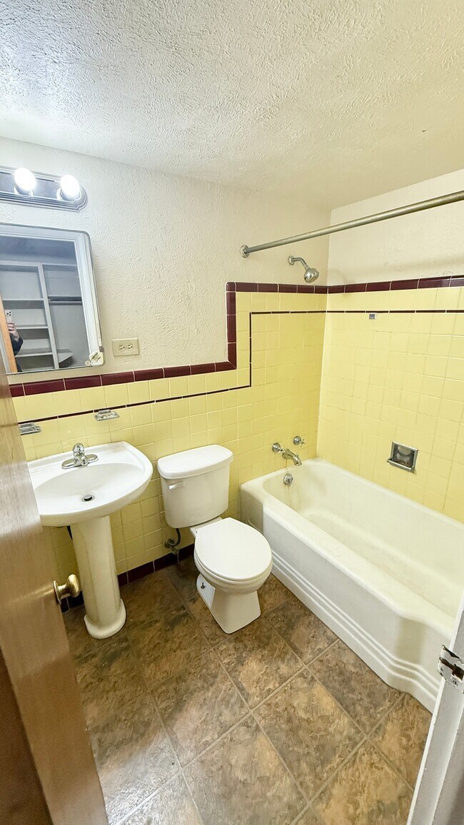 4A145A4D-CF0F-4B9A-A670-E674659609B4 - Hillside Apartments